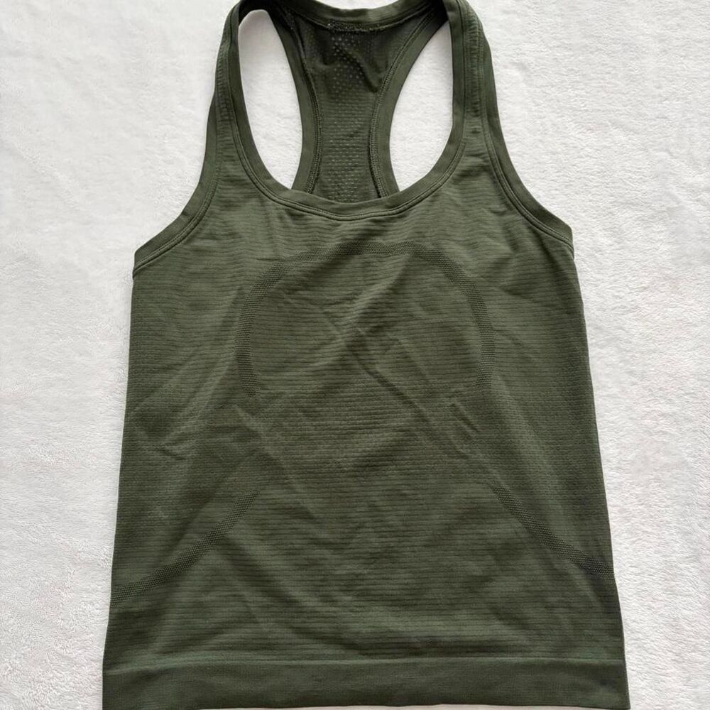 Lululemon Swiftly Tech Tank Top Size 2 Race Length Athletic Green Workout Casual